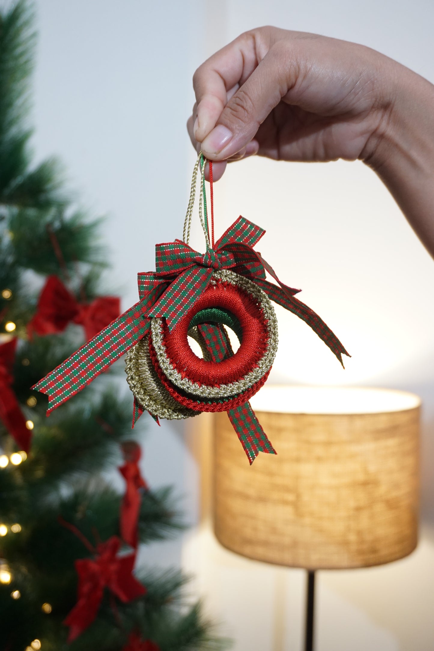 ARTISANAL CHRISTMAS ORNAMENT(Red & Gold)