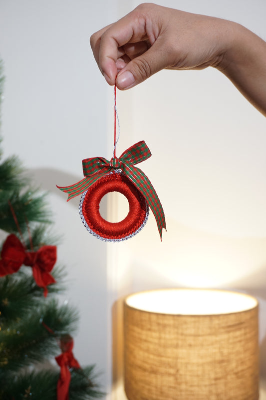 ARTISANAL CHRISTMAS ORNAMENT(Red & Silver)